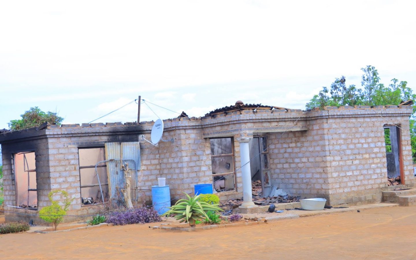Mayor visits Thobejane family after house fire